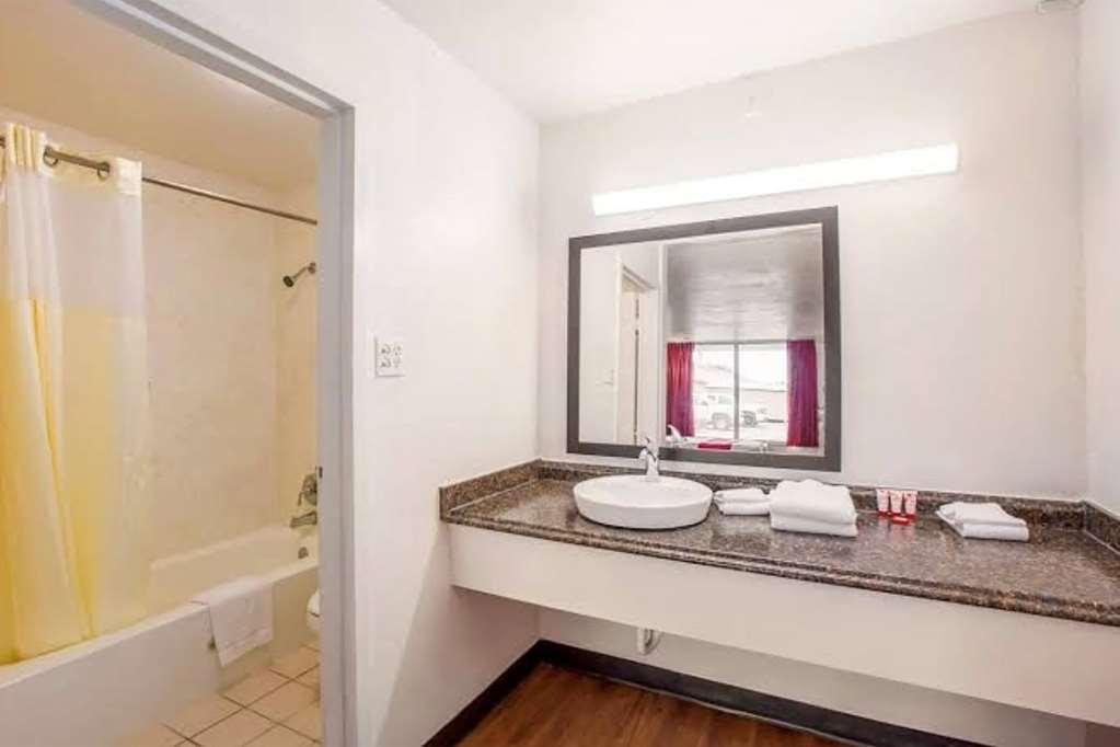 Travelodge By Wyndham Baton Rouge East Habitación foto